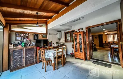 Casa em condomínio fechado com 2 quartos à venda na avenida edgar pires de castro, 1286, aberta dos morros, porto alegre, 98 m2 por r$ 369.000