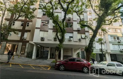 Apartamento com 3 quartos à venda na rua duque de caxias, 833, centro histórico, porto alegre, 120 m2 por r$ 640.000