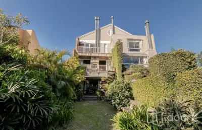 Casa com 3 quartos à venda na avenida general barreto viana, 618, chácara das pedras, porto alegre, 299 m2 por r$ 1.500.000