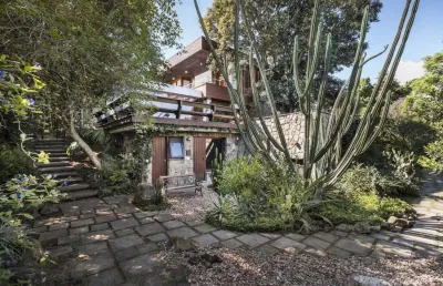 Casa com 4 quartos à venda na praça josé assunção, 102, vila assunção, porto alegre, 900 m2 por r$ 4.900.000