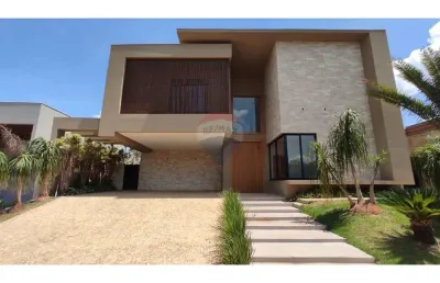 Casa de condomínio nova e luxuosa no residencial borda do parque