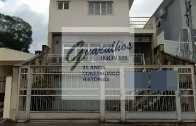 Magnífica casa com 271m² de área construída. todos os cômodos com pé direito alto que proporciona ma