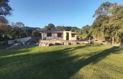 Casa a venda no bairro pessegueiros - em balsa nova/pr