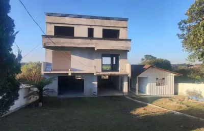 Sobrado a venda no bairro pessegueiros - em balsa nova/pr