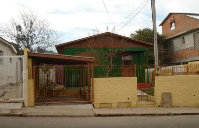 Casa com 3 quartos para alugar na Rua Sete de Setembro, 138, Centro, Santa Maria