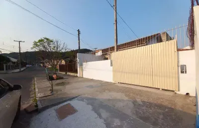 Casa com 2 quartos à venda na R Joao L Davila, 156, Nossa Senhora do Perpétuo Socorro, Santa Maria