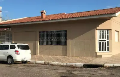 Casa com 3 quartos à venda na Avenida Liberdade, 201, Passo D'Areia, Santa Maria