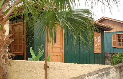 Casa com 2 quartos para alugar na Rua Sete de Setembro, 138, Centro, Santa Maria