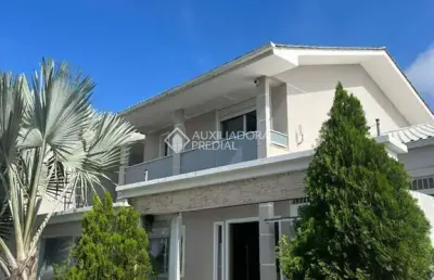 Casa com 3 quartos à venda na tarumã, 6532, enseada de brito, palhoça, 153 m2 por r$ 900.000
