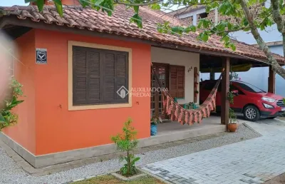 Casa com 3 quartos à venda na pinguirito, 327, centro, garopaba, 120 m2 por r$ 1.300.000