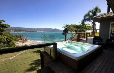 Casa com 4 quartos à venda na servidão da prainha, 175, vigia, garopaba, 300 m2 por r$ 15.000.000