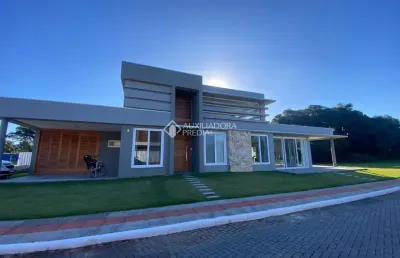 Casa em condomínio fechado com 3 quartos à venda na dos camarões, 588, praia da ferrugem, garopaba, 220 m2 por r$ 3.510.000