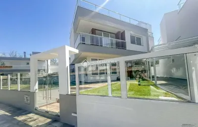 Casa com 3 quartos à venda na das amendoeiras, 100, morrinhos, garopaba, 188 m2 por r$ 2.889.000