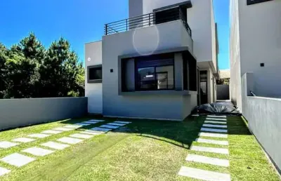 Casa com 3 quartos à venda na jose custodio pereira, 1560, centro, garopaba, 164 m2 por r$ 1.650.000