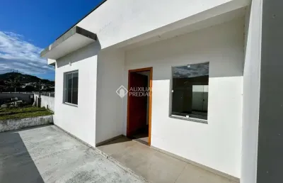Casa com 2 quartos à venda na bráulio araújo da silva, 879, ambrósio, garopaba, 54 m2 por r$ 470.000