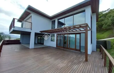Casa em condomínio fechado com 3 quartos à venda na municipal grp - 110, 33, praia da silveira, garopaba, 280 m2 por r$ 2.450.000