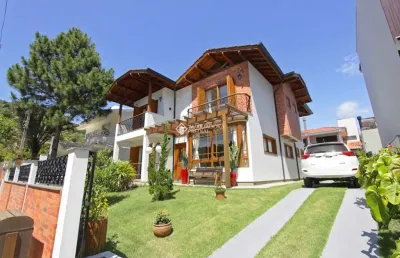 Casa com 4 quartos à venda na vitor carlos nauck, 1210, centro, garopaba, 244 m2 por r$ 2.650.000