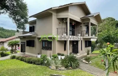 Casa com 4 dormitórios (1 suíte master com banheira),  bairro das rosas