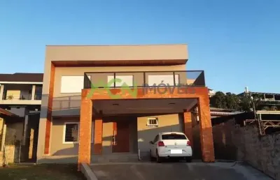 Casa com 3 dormitórios (1 suíte com sacada), próximo ao centro, no bairro união, estância velha