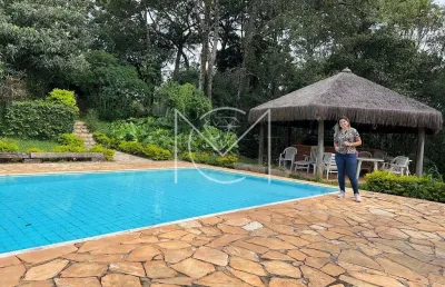 Sítio com 04 quartos em condomínio fechado na cidade de esmeraldas