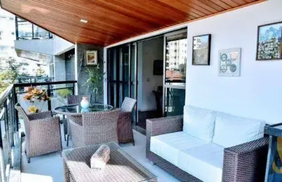 Espetacular apartamento, excelente planta, medindo 240m2, vista livre, em uma das áreas mais nobres