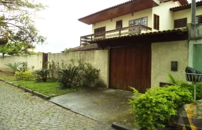 Pechincha - casa - duplex - condomínio fechado - enorme varanda.