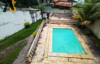 Oportunidade! casa excelente em condomínio fechado, com piscina e churrasqueira no pechincha, em jacarepaguá