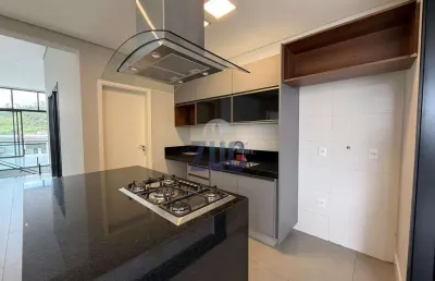 Sobrado à venda em valinhos, roncáglia, com 3 suítes, com 247.6 m²