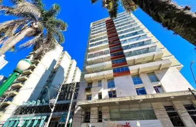 Apartamento com 4 dormitórios e 257m2 frente à praça dante
