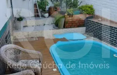 Casa com 3 quartos à venda na Avenida Maceió, Medianeira, Porto Alegre