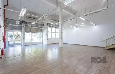 Ponto comercial para alugar na Avenida Protásio Alves, Rio Branco, Porto Alegre