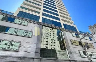 Apartamento com 4 quartos à venda na Rua 304, Meia Praia, Itapema