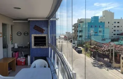 Apartamento com 3 dormitórios a poucos metros do mar