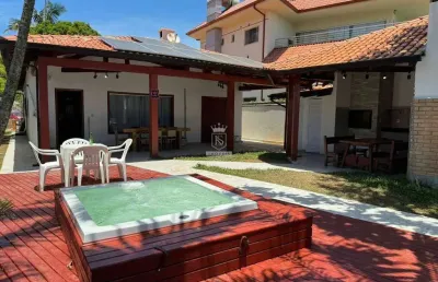 Casa com 3 quartos de temporada, centro - bombinhas