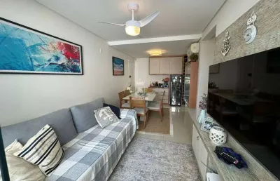 Aconchegante apartamento com 2 dormitórios a 200m do mar