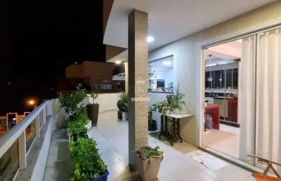 Cobertura com 3 suítes e 172m² de área total em bombinhas