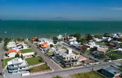 Empreendimento em pré-lançamento com 1 e 2 suítes na praia de zimbros