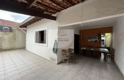 Casa usada em excelente localização para venda em itanhaém!!