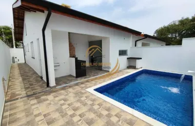 Linda casa nova próximo da praia em excelente bairro com piscina grande e churrasqueira!