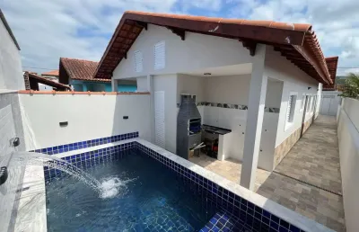 Casa lado pista em bairro residencial 700mts do mar em itanhaém!!