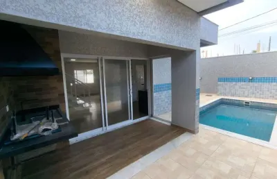 Sobrados apenas 100 metros do mar com piscina em itanhaém!!