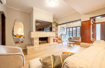 Casa em condomínio fechado com 3 quartos à venda na rua carlos júlio becker, 295, tristeza, porto alegre, 421 m2 por r$ 2.240.000