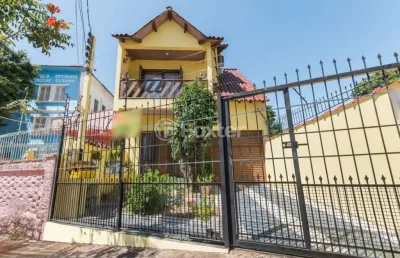 Casa com 3 quartos à venda na rua marciano ribeiro, 43, medianeira, porto alegre, 165 m2 por r$ 503.500