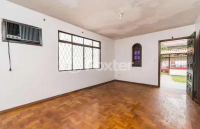 Casa com 3 quartos à venda na rua santa flora, 1159, nonoai, porto alegre, 240 m2 por r$ 807.000
