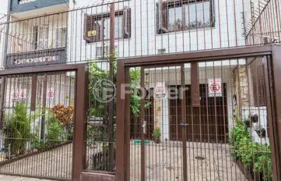 Casa com 4 quartos à venda na rua giordano bruno, 69, rio branco, porto alegre, 260 m2 por r$ 1.800.000