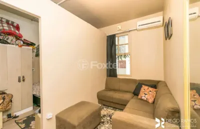 Kitnet / stúdio à venda na rua doutor voltaire pires, 485, santo antônio, porto alegre, 24 m2 por r$ 110.000