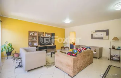 Casa com 3 quartos à venda na rua paulo blaschke, 595, jardim itu sabará, porto alegre, 250 m2 por r$ 850.000