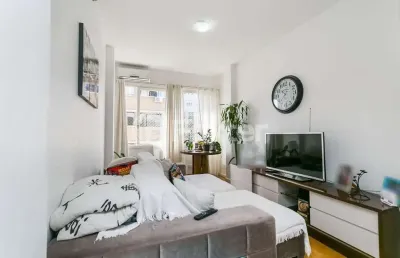 Apartamento com 2 quartos à venda na avenida senador salgado filho, 257, centro histórico, porto alegre, 63 m2 por r$ 299.000