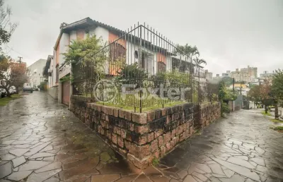 Casa com 3 quartos à venda na rua matias josé bins, 787, três figueiras, porto alegre, 369 m2 por r$ 1.275.000