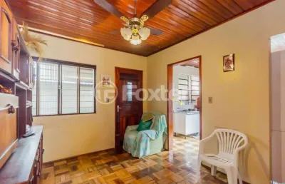 Casa com 3 quartos à venda na avenida professor oscar pereira, 3467, glória, porto alegre, 190 m2 por r$ 550.000